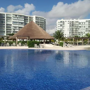 Punta Me Luxury Ocean View & Front Apartamento Cancún